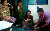 Giỏ xách chứa tiền tỷ biến mất cùng người đàn bà trú mưa Giỏ xách chứa tiền tỷ biến mất cùng người đàn bà trú mưa