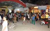 Kinh hoàng xe điên cuốn 3 cháu nhỏ đang chơi trung thu vào gầm Kinh hoàng xe điên cuốn 3 cháu nhỏ đang chơi trung thu vào gầm
