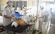 Xông vào nhà cuồng sát, 1 người chết, 4 người trọng thương Xông vào nhà cuồng sát, 1 người chết, 4 người trọng thương