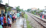 Bị tàu tông khi băng qua đường ray, cụ già 70 tuổi chết thảm Bị tàu tông khi băng qua đường ray, cụ già 70 tuổi chết thảm