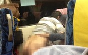 Cặp tình nhân già ngang nhiên làm "chuyện ấy" trên tàu Cặp tình nhân già ngang nhiên làm "chuyện ấy" trên tàu