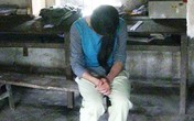 Cha đồi bại hiếp dâm con gái suốt 2 năm trời để "chữa bệnh" Cha đồi bại hiếp dâm con gái suốt 2 năm trời để "chữa bệnh"
