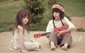 Con gái mầm non bị bạn nam sờ ngực Con gái mầm non bị bạn nam sờ ngực