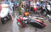 Kinh hoàng ô tô điên đâm người bay lên nóc Kinh hoàng ô tô điên đâm người bay lên nóc