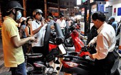 Cẩn trọng phòng cướp giật khi đổ xăng Cẩn trọng phòng cướp giật khi đổ xăng