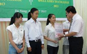 Trao học bổng cho 47 tân sinh viên nghèo vượt khó Trao học bổng cho 47 tân sinh viên nghèo vượt khó