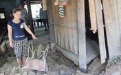 Nửa đêm nhà bỗng dưng đổ sập vì lũ Nửa đêm nhà bỗng dưng đổ sập vì lũ