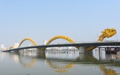 Cầu Rồng xuất hiện nhiều vết nứt Cầu Rồng xuất hiện nhiều vết nứt