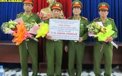 Thưởng nóng cho các đơn vị bắt tên cướp khống chế bốn sinh viên làm con tin Thưởng nóng cho các đơn vị bắt tên cướp khống chế bốn sinh viên làm con tin