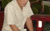 Tòa tuyên án, bị cáo “tung cước” đánh phóng viên tại tòa Tòa tuyên án, bị cáo “tung cước” đánh phóng viên tại tòa
