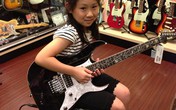 Cô bé 8 tuổi đáng yêu đánh guitar cực đỉnh Cô bé 8 tuổi đáng yêu đánh guitar cực đỉnh