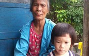 Bố tai nạn qua đời, hai con nhỏ bơ vơ lay lắt sống Bố tai nạn qua đời, hai con nhỏ bơ vơ lay lắt sống