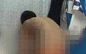 "Yêu râu xanh" dùng điện thoại "xịn" chụp lén thiếu nữ trong nhà vệ sinh "Yêu râu xanh" dùng điện thoại "xịn" chụp lén thiếu nữ trong nhà vệ sinh