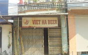 Lấn vỉa hè, chủ hàng thịt chó còn hất cả xô mắm tôm vào công an Lấn vỉa hè, chủ hàng thịt chó còn hất cả xô mắm tôm vào công an