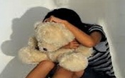 Giở trò hiếp dâm bé gái 5 tuổi, nam sinh lớp 10 lĩnh án Giở trò hiếp dâm bé gái 5 tuổi, nam sinh lớp 10 lĩnh án