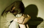 "Yêu râu xanh" hiếp dâm nhiều lần khiến cháu họ mang bầu "Yêu râu xanh" hiếp dâm nhiều lần khiến cháu họ mang bầu