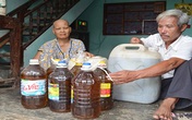 Sản xuất dầu ăn bằng đậu phộng trộn… lốp xe! Sản xuất dầu ăn bằng đậu phộng trộn… lốp xe!
