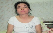 Mặc quần lót khoe thân, dắt chó mèo gà vịt đến đòi nợ Mặc quần lót khoe thân, dắt chó mèo gà vịt đến đòi nợ