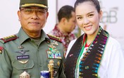 Lý Nhã Kỳ bắt tay thân thiết với Tổng thống Indonesia Lý Nhã Kỳ bắt tay thân thiết với Tổng thống Indonesia