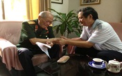 Hai vị tướng bật khóc trước Bài hát về Tướng Giáp Hai vị tướng bật khóc trước Bài hát về Tướng Giáp