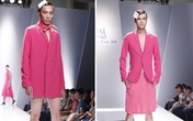 Khi người mẫu nam chuộng áo ren mỏng, váy xòe Khi người mẫu nam chuộng áo ren mỏng, váy xòe