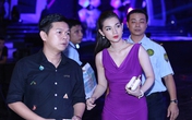Hot girl Quỳnh Chi gợi cảm cùng chồng xem show Vân Sơn Hot girl Quỳnh Chi gợi cảm cùng chồng xem show Vân Sơn