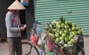 Người nghèo mưu sinh trong giá lạnh Người nghèo mưu sinh trong giá lạnh