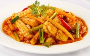 Bắp non xào mực cay Bắp non xào mực cay