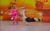 Tiết mục biểu diễn gây ấn tượng của 2 bé tại Ukraina's Got Talent Tiết mục biểu diễn gây ấn tượng của 2 bé tại Ukraina's Got Talent