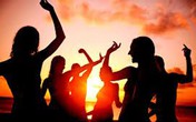 “Bữa tiệc” khủng hoảng “Bữa tiệc” khủng hoảng
