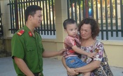Cuộc đoàn tụ đẫm nước mắt của người mẹ với đứa con mang hai họ Cuộc đoàn tụ đẫm nước mắt của người mẹ với đứa con mang hai họ