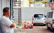 Kinh hoàng mẹ nhét con mới sinh vào túi nilon, ném qua cửa sổ Kinh hoàng mẹ nhét con mới sinh vào túi nilon, ném qua cửa sổ