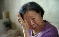Bố mẹ nghỉ hưu chắt bóp từng đồng cho con trai, chết lặng khi thấy thông gia đi du lịch sang chảnh