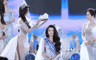 Phương Oanh đăng quang Miss World Vietnam 2025