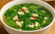 Loại lá nhiều gia đình trồng ở ban công, chế biến thành món ngon tốt cho xương khớp tuổi trung niên