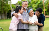Về già mới hiểu: Cả đời bon chen, cuối cùng điều quý nhất lại là 4 người này