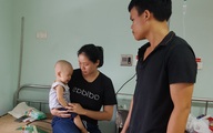 Cháu bé 1 tuổi bị ung thư bàng quang đứng trước nguy cơ dừng sự sống do bố mẹ nghèo túng
