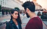 "Nhiều lần bỏ em để chạy theo tình cũ, giờ anh ấy muốn quay lại"