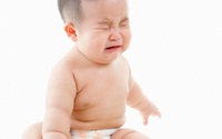 Dấu hiệu sớm bé bị táo bón