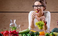 Ăn uống không đúng cách có thể gây khó tiêu