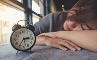 Nếu bạn cứ ngủ trưa như thế này, tim bị suy yếu chỉ còn là thời gian