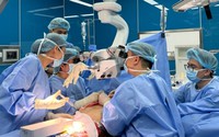 Ngực to như phụ nữ, nam thanh niên phải nịt chặt, ngại không dám yêu