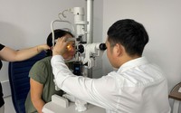 Người phụ nữ 52 tuổi ở Ninh Bình thoát nguy cơ mù mắt sau khi bị ong đốt
