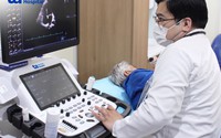 Phù tay chân, người đàn ông 72 tuổi phát hiện suy tim và suy thận: 3 dấu hiệu không nên bỏ qua