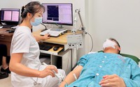 Nam thanh niên 24 tuổi nhập viện vì hít 50 quả bóng cười mỗi ngày 
