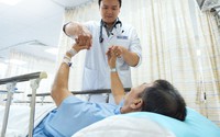 Tưởng rối loạn tiền đình, người đàn ông 54 tuổi phát hiện vỡ túi phình não vì bỏ qua dấu hiệu này