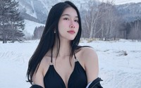 Á hậu là giảng viên đại học gây chú ý khi diện nội y giữa trời tuyết trắng