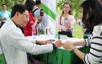 Người dân hào hứng khám sức khỏe miễn phí tại Ngày Dinh dưỡng cộng đồng Việt Nam lần 6