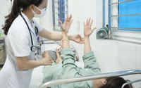 Cô gái 27 tuổi đang khỏe mạnh bất ngờ đột quỵ: Bác sĩ cảnh báo dấu hiệu dễ nhầm với rối loạn tiền đình