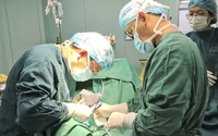 Sốt cao, buồn nôn, đau thượng vị, cụ ông ở Ninh Bình rơi vào nguy kịch